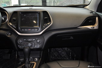 2014款自由光2.4L自动豪华版