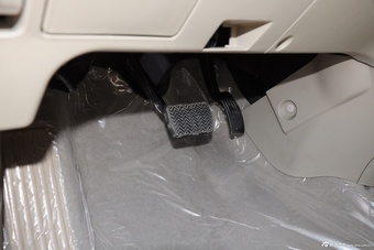 2015款比亚迪M6 2.4L自动豪华型