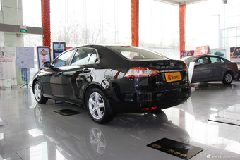 2014款奔腾B90 1.8T自动豪华型到店实拍