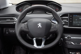 2015款东风标致308S 1.6T自动劲驰版