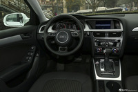 2015款奥迪A4L 45TFSIquattro个性运动型