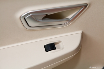 2013款风云2 1.5L手动掀背锐意版