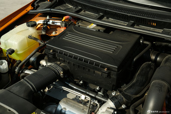 2014款比亚迪秦1.5T旗舰型