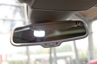 2013款奥迪A8L W12 6.3FSI quattro旗舰型