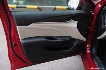 2015款英朗15N手动豪华型