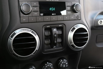 2015款牧马人3.0L四门版Sahara