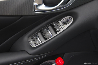 2015款英菲尼迪Q50L 2.0T自动悦享版