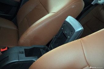 2011款骏捷FSV 1.5L自动豪华