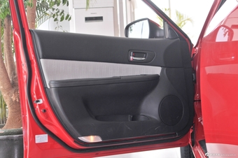 2013款马自达6 2.0L自动时尚型