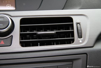 2014款荣威550 Plug-in插电式混动豪华版