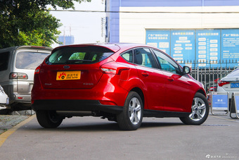 2015款福克斯两厢1.6L自动舒适型