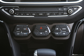 2015款传祺GS4 1.3T自动200T G-DCT精英版