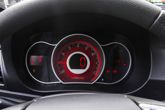 2014款力帆X50 1.5L手动豪华型