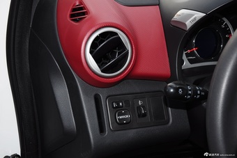 2014款奔奔1.4L自动尊贵天窗型