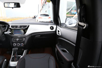 2015款中华V3 1.5L自动智能型