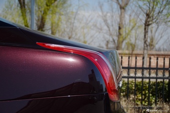 2016款捷豹XJL 2.0T自动两驱典雅商务版