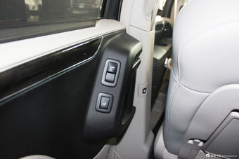 2013款克莱斯勒大捷龙到店实拍