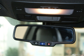 2012款雪佛兰科迈罗