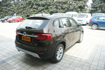 2012款中华V5 1.5T手动两驱豪华型