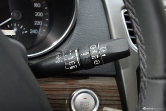 2015款哈弗H8 2.0T两驱豪华型