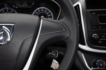 2015款 宝骏560 1.8L手动舒适型