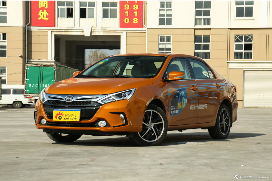 2014款比亚迪秦1.5T旗舰型