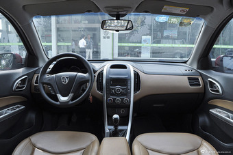 2013款宝骏630 1.5L手动精英型图片