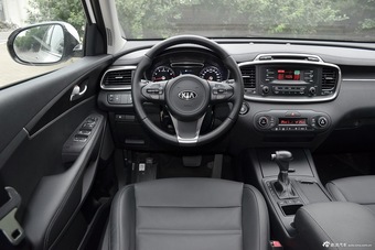 2015款索兰托L 2.4L自动汽油4WD定制版 7座 国V