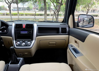 2014款启腾M70 1.2L进取型