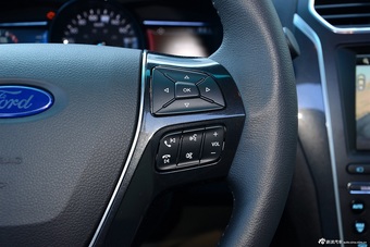 2016款探险者2.3T自动精英版