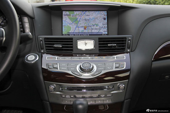 2015款英菲尼迪Q70L 2.5L奢华版