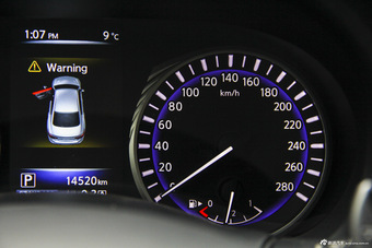 2014款英菲尼迪Q50 3.7L自动豪华运动版