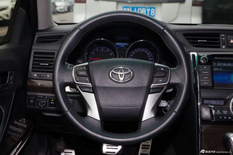 2013款锐志2.5V自动尊锐导航版