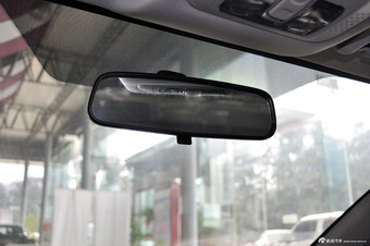 2012款中华H230 1.5自动天窗版