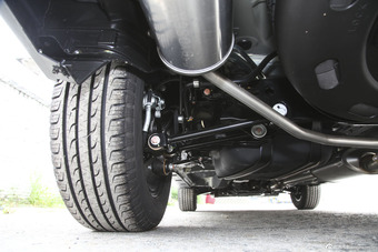 2015款比亚迪S7升级版1.5T手动尊贵型