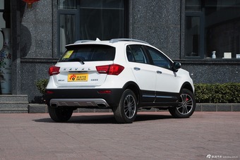 2015款哈弗H1 1.5L自动尊贵型