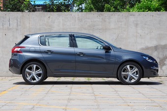 2015款东风标致308S 1.6T自动劲驰版