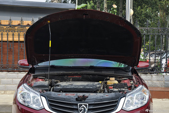 2013款宝骏630 1.5L手动精英型图片