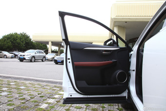 2015款雷克萨斯NX 2.0T自动200t全驱锋尚版