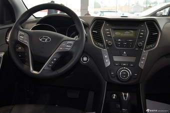 2013款全新胜达2.4L自动两驱GLS