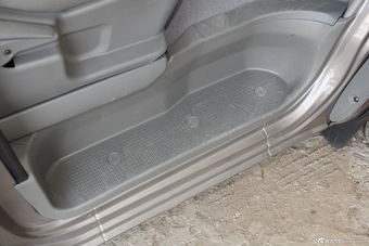 2015款菱智M3 1.6L 7座豪华型