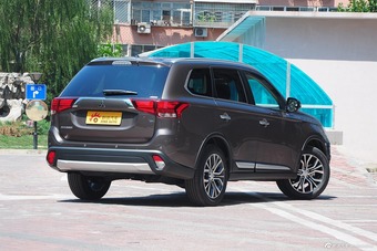 2016款欧蓝德2.4L四驱旗舰GT版 7座