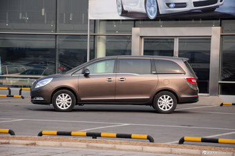 2013款别克GL8豪华商务车到店实拍