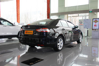 2014款奔腾B90 1.8T自动豪华型到店实拍