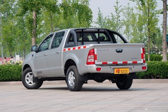 2014款拓陆者E5 2.8T精英版4JB1