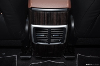 2015款传祺GS5速博1.8T自动四驱豪华导航版