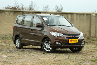 2015款五菱宏光S1 1.5L手动标准型