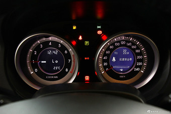 2014款奔腾B90 1.8T自动豪华型到店实拍