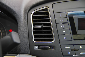 2015款荣威350 1.5L手动豪华天窗版