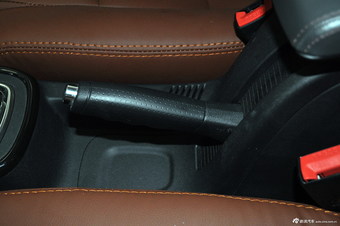 2011款骏捷FSV 1.5L自动豪华